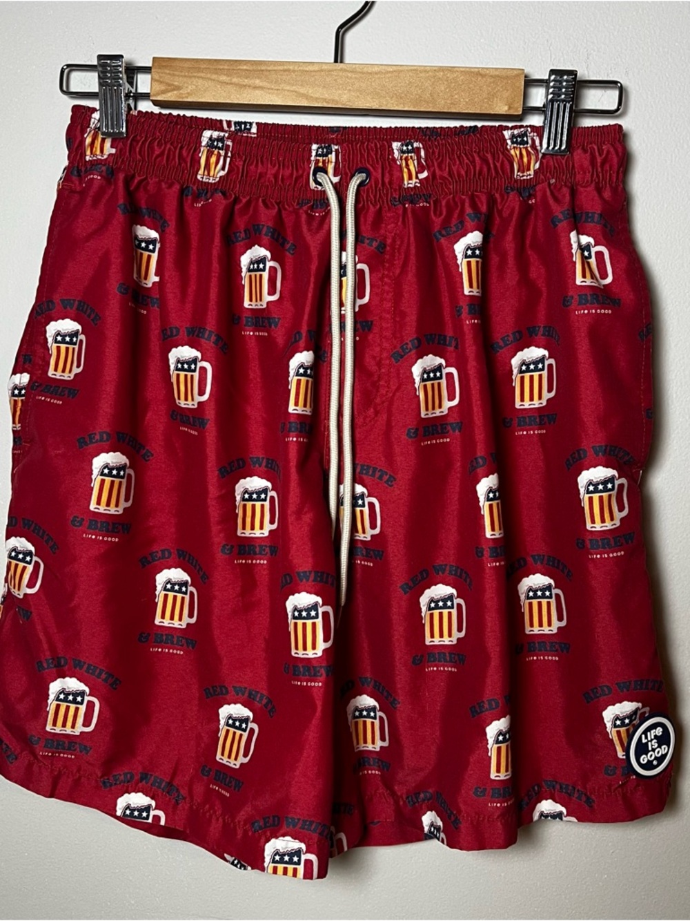 Life is Good "Red White & Brew" Men's Board Shorts Size M Swim Trunks Mesh Lined